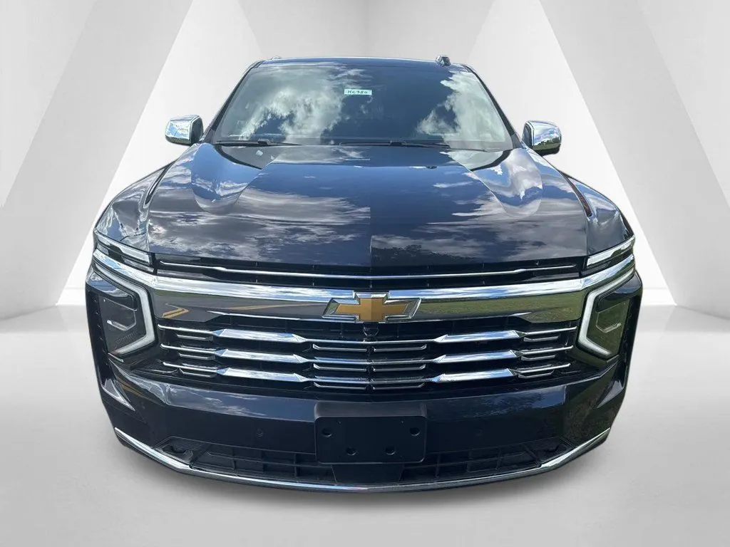 2025 Chevrolet Tahoe Premier - Photo 2