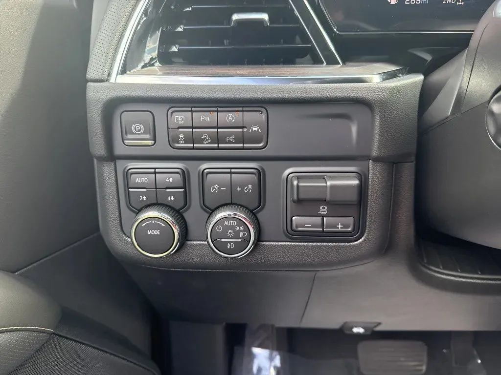 2025 Chevrolet Tahoe Premier - Photo 20