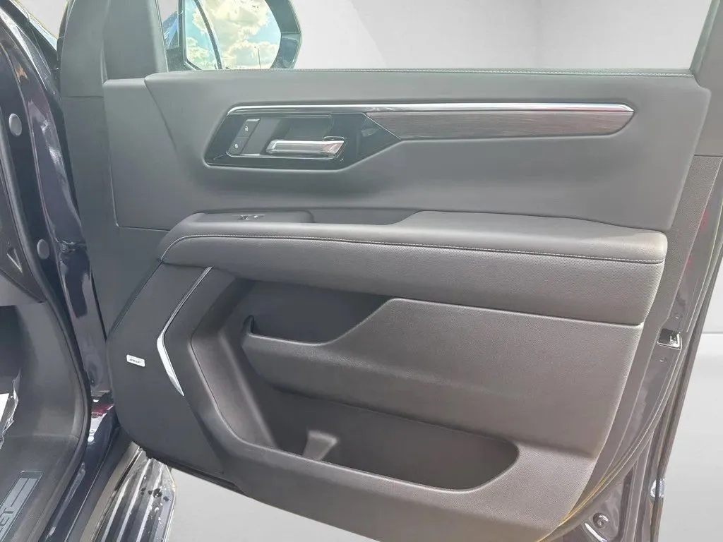 2025 Chevrolet Tahoe Premier - Photo 14