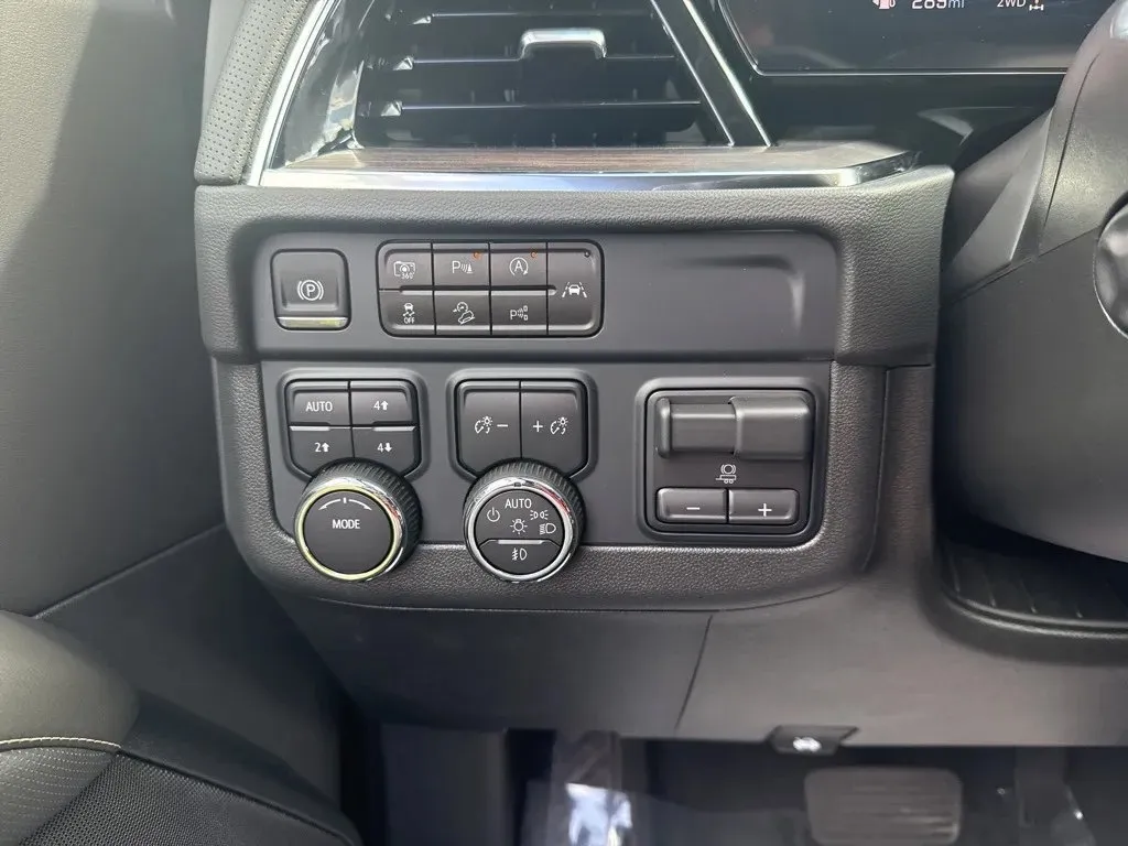 2025 Chevrolet Tahoe Premier - Photo 20