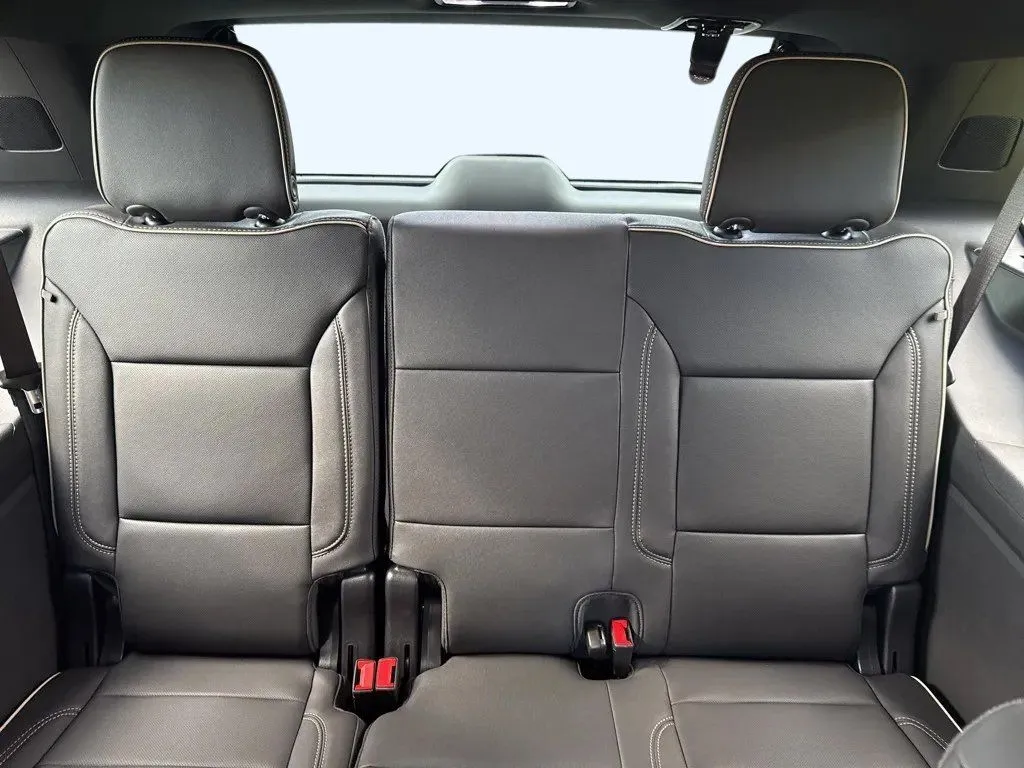 2025 Chevrolet Tahoe Premier - Photo 32