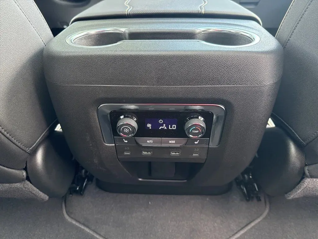 2025 Chevrolet Tahoe Premier - Photo 34