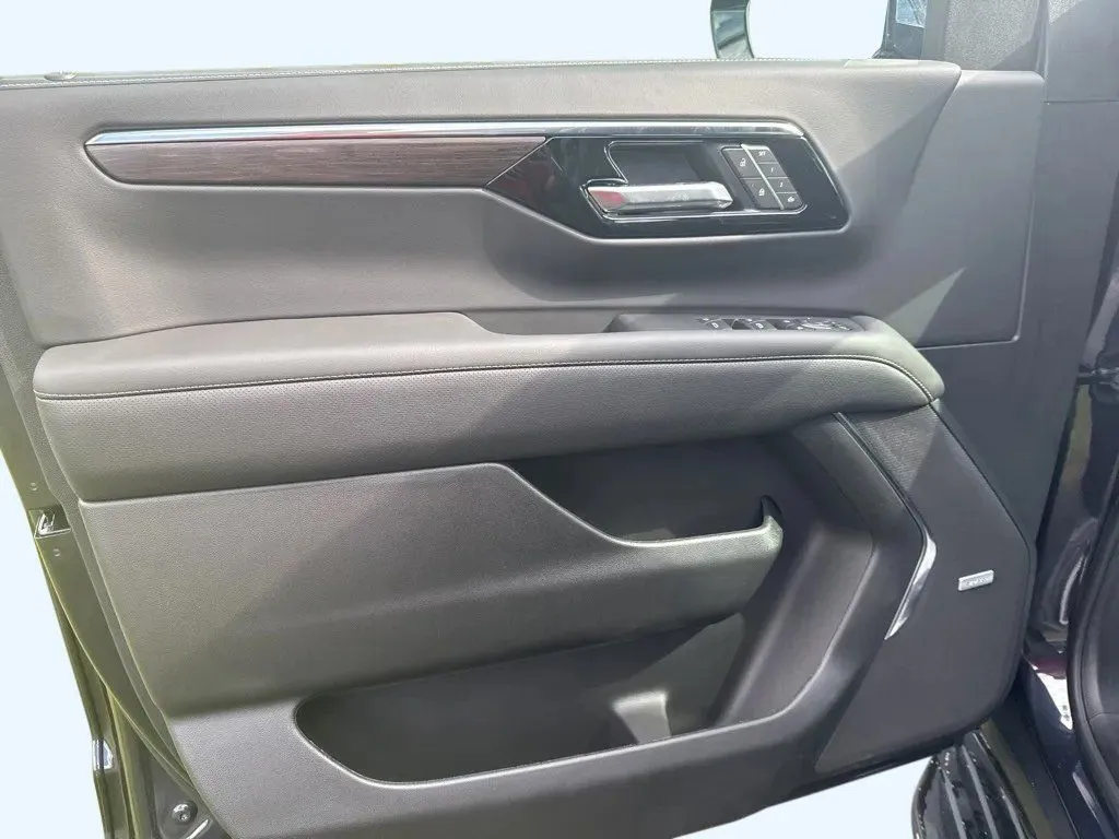 2025 Chevrolet Tahoe Premier - Photo 12
