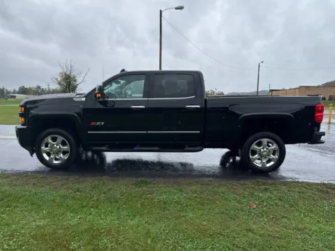 More photos of 2017 Chevrolet Silverado 2500HD LTZ at Hometown Chevrolet, OH