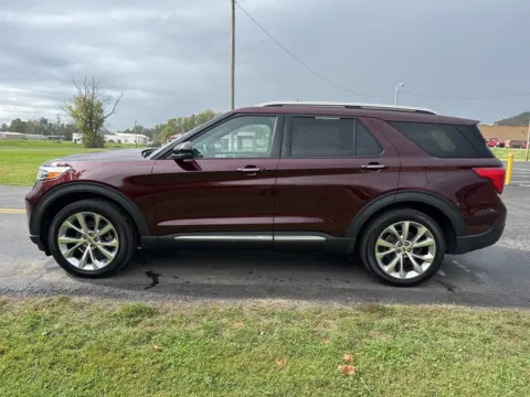 More photos of 2022 Ford Explorer Platinum at Hometown Chevrolet, OH