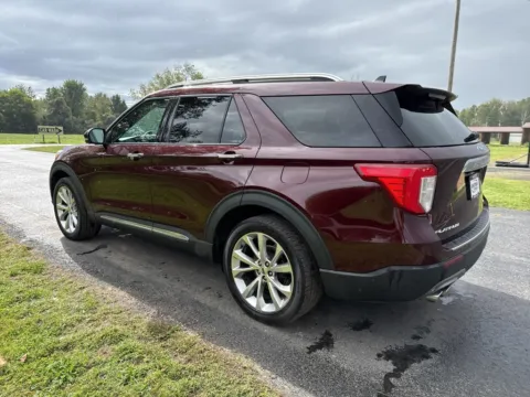 More photos of 2022 Ford Explorer Platinum at Hometown Chevrolet, OH