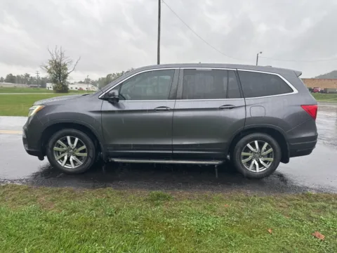 More photos of 2019 Honda Pilot EX-L at Hometown Chevrolet, OH