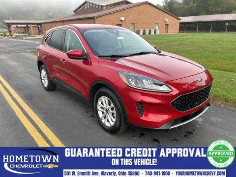 Red 2020 Ford Escape SE for sale in Waverly, OH