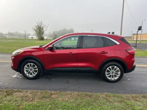 More photos of 2020 Ford Escape SE at Hometown Chevrolet, OH