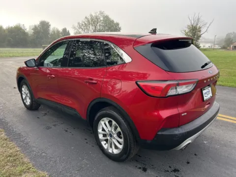 More photos of 2020 Ford Escape SE at Hometown Chevrolet, OH