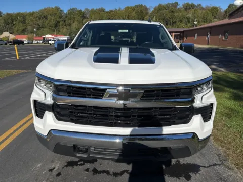 Photos of 2022 Chevrolet Silverado 1500 LT for sale in Waverly, OH at Hometown Chevrolet