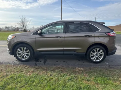More photos of 2019 Ford Edge Titanium at Hometown Chevrolet, OH
