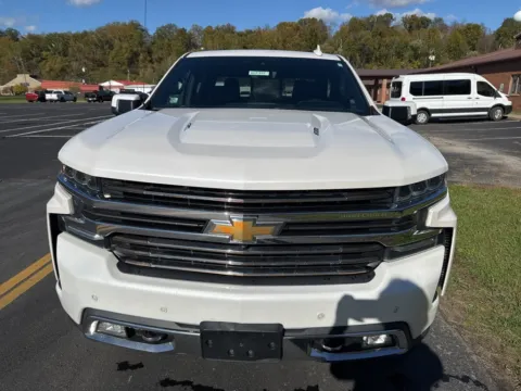 Photos of 2019 Chevrolet Silverado 1500 High Country for sale in Waverly, OH at Hometown Chevrolet