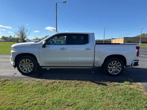 More photos of 2019 Chevrolet Silverado 1500 High Country at Hometown Chevrolet, OH