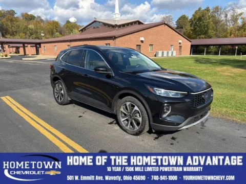 Black 2023 Ford Escape Platinum for sale in Waverly, OH