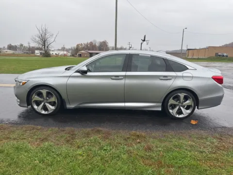 More photos of 2019 Honda Accord Touring 2.0T at Hometown Chevrolet, OH