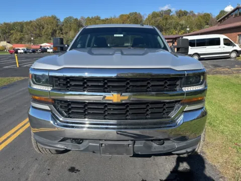 Photos of 2018 Chevrolet Silverado 1500 LT for sale in Waverly, OH at Hometown Chevrolet