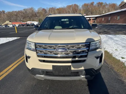 Photos of 2018 Ford Explorer XLT for sale in Waverly, OH at Hometown Chevrolet