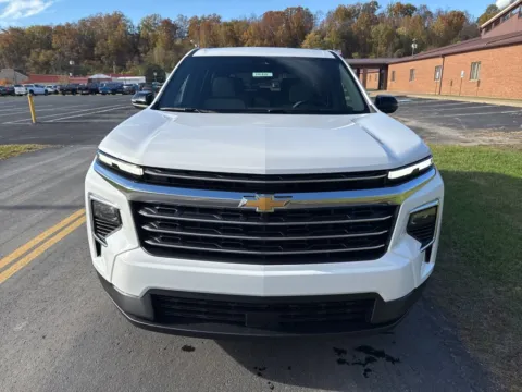 Photos of 2026 Chevrolet Traverse LT for sale in Waverly, OH at Hometown Chevrolet