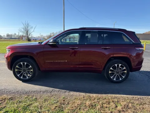 More photos of 2023 Jeep Grand Cherokee Overland at Hometown Chevrolet, OH