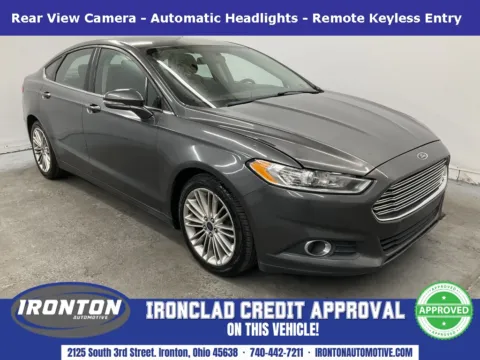 Gray 2016 Ford Fusion SE for sale in Ironton, OH