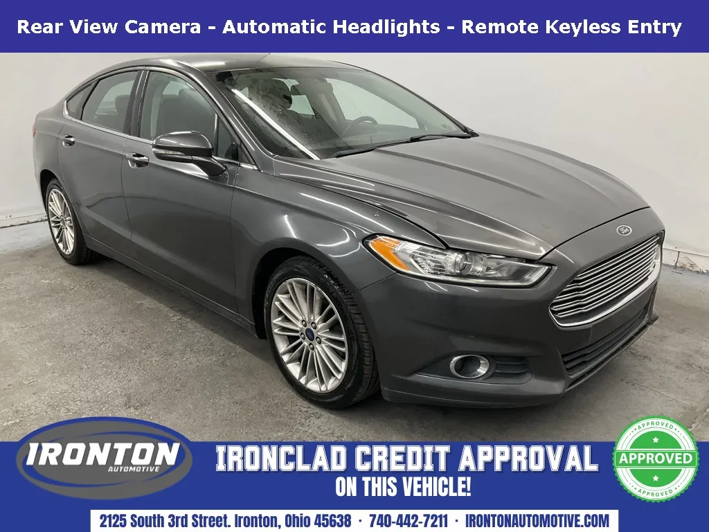 Gray 2016 Ford Fusion SE for sale in Ironton, OH