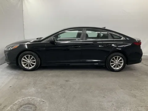 More photos of 2018 Hyundai Sonata SE at Ironton Automotive, OH