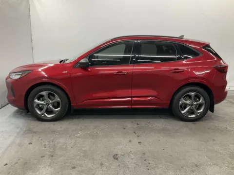 More photos of 2023 Ford Escape Hybrid ST-Line at Ironton Automotive, OH