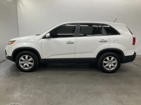 More photos of 2012 Kia Sorento LX at Ironton Automotive, OH
