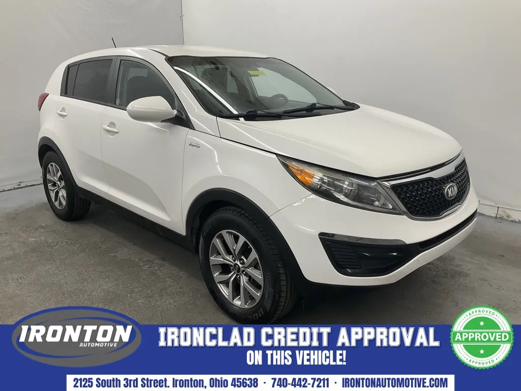 White 2016 Kia Sportage LX for sale in Ironton, OH