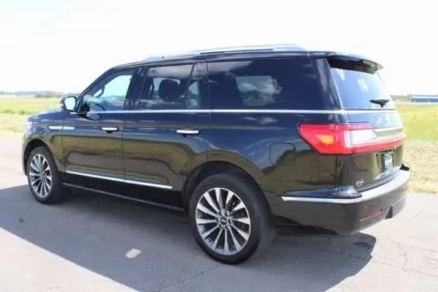 More photos of 2019 Lincoln Navigator Select at Ironton Automotive, OH
