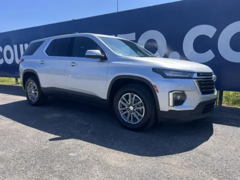 Silver 2022 Chevrolet Traverse LT for sale in Ironton, OH