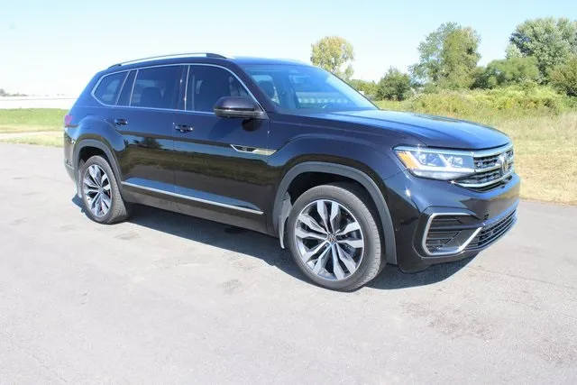 Black 2022 Volkswagen Atlas 3.6L V6 SEL Premium R-Line for sale in Ironton, OH