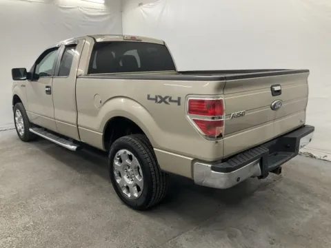 More photos of 2010 Ford F-150 SVT Raptor at Ironton Automotive, OH