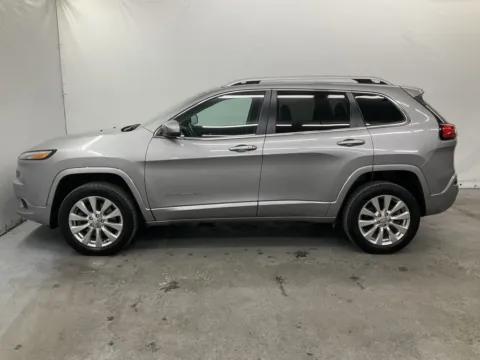 More photos of 2017 Jeep Cherokee Overland at Ironton Automotive, OH