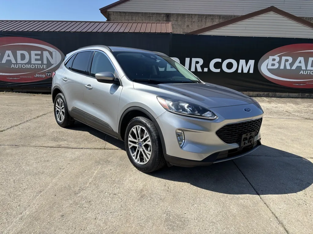Silver 2022 Ford Escape SEL for sale in Ironton, OH