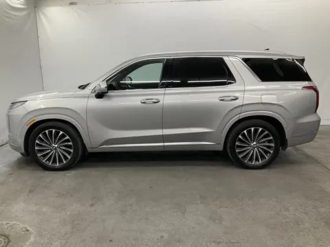 More photos of 2023 Hyundai Palisade Calligraphy at Ironton Automotive, OH