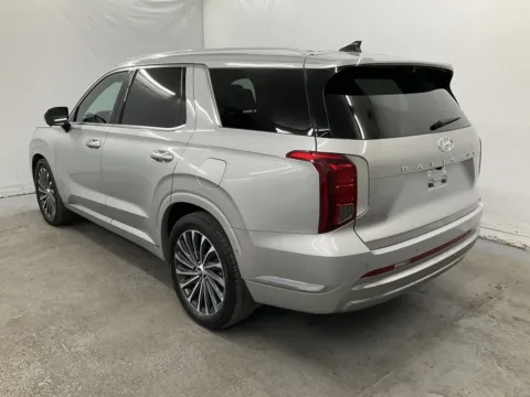 More photos of 2023 Hyundai Palisade Calligraphy at Ironton Automotive, OH