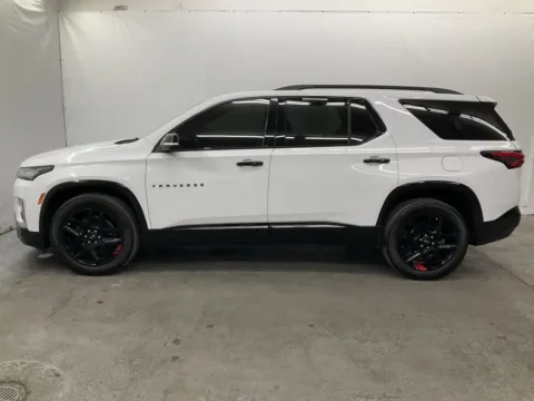 More photos of 2022 Chevrolet Traverse Premier at Ironton Automotive, OH