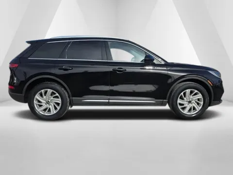 More photos of 2022 Lincoln Corsair Standard at Ironton Automotive, OH