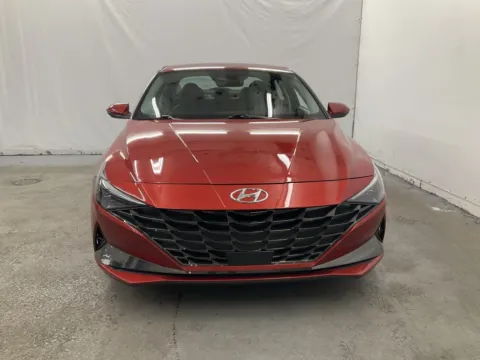 Photos of 2022 Hyundai Elantra Limited for sale in Ironton, OH at Ironton Automotive