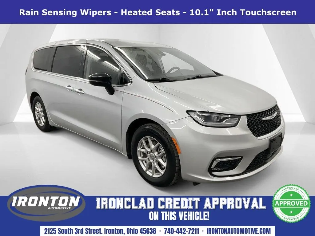 2024 Chrysler Pacifica Touring L for sale in Ironton, OH