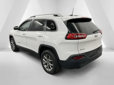 More photos of 2018 Jeep Cherokee Latitude Plus at Ironton Automotive, OH