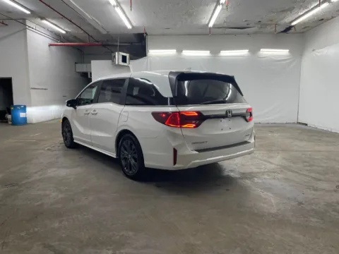 More photos of 2025 Honda Odyssey Touring at Ironton Automotive, OH