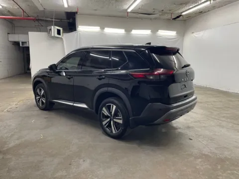 More photos of 2023 Nissan Rogue SL at Ironton Automotive, OH