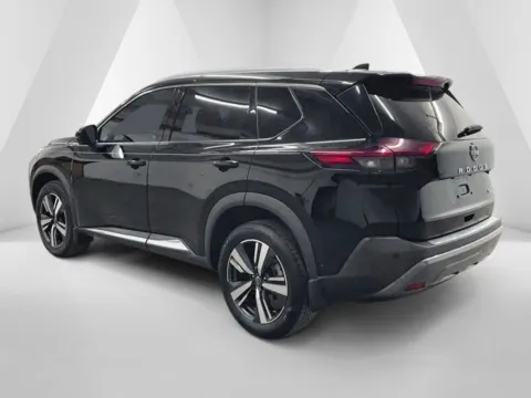 More photos of 2023 Nissan Rogue SL at Ironton Automotive, OH