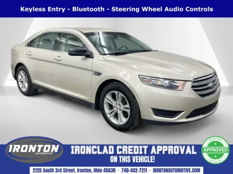 White 2017 Ford Taurus SE for sale in Ironton, OH