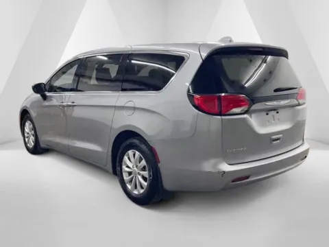 More photos of 2017 Chrysler Pacifica Touring at Ironton Automotive, OH