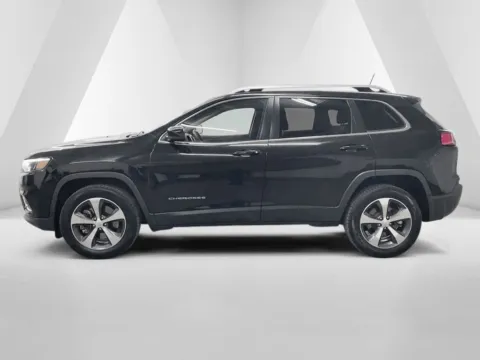 More photos of 2019 Jeep Cherokee Limited at Ironton Automotive, OH
