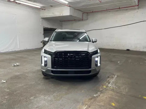 Photos of 2024 Hyundai Palisade Limited for sale in Ironton, OH at Ironton Automotive